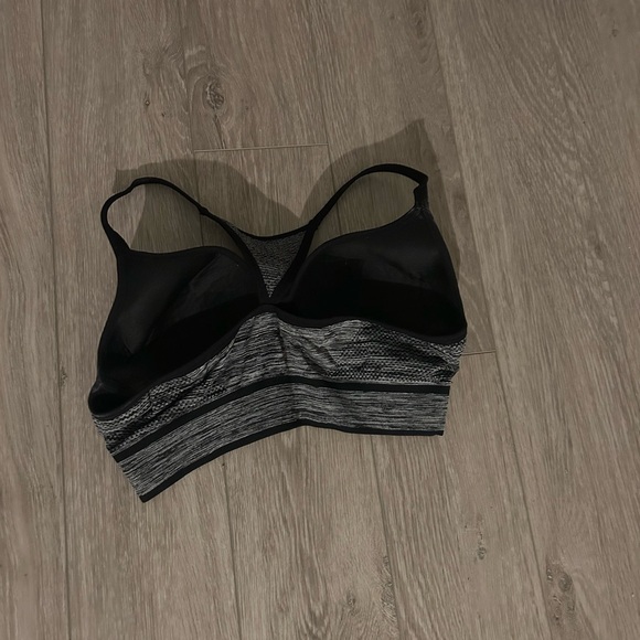 New Balance Women’s Sports Bra Size Large Black/Gray - Picture 4 of 4